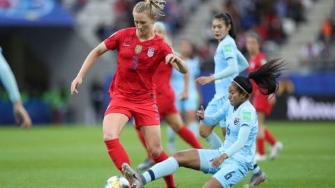 ماذا يمكن أن يتعلمه الرجال من النساء في كرة القدم؟